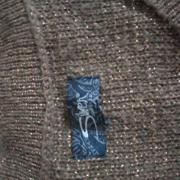 Ladies Silver L Gold Hi-Low Sweater - Picture 3 of 6